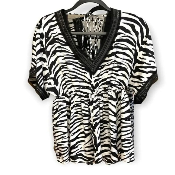 Alice + Olivia Tops - ALICE + OLIVIA Zebra Print Silk Blouse V Neck Short Sleeve Small